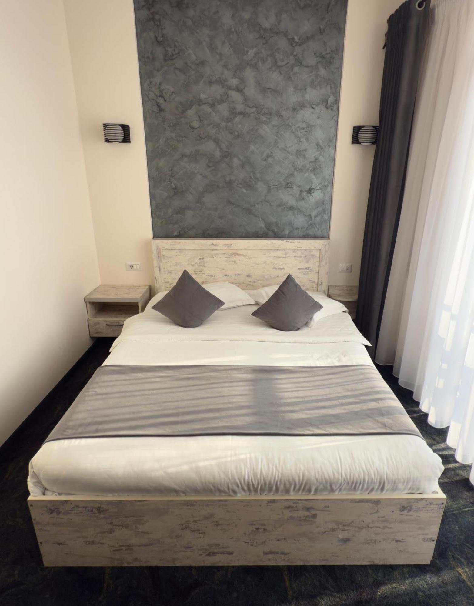 Garden Hotel Odobesti