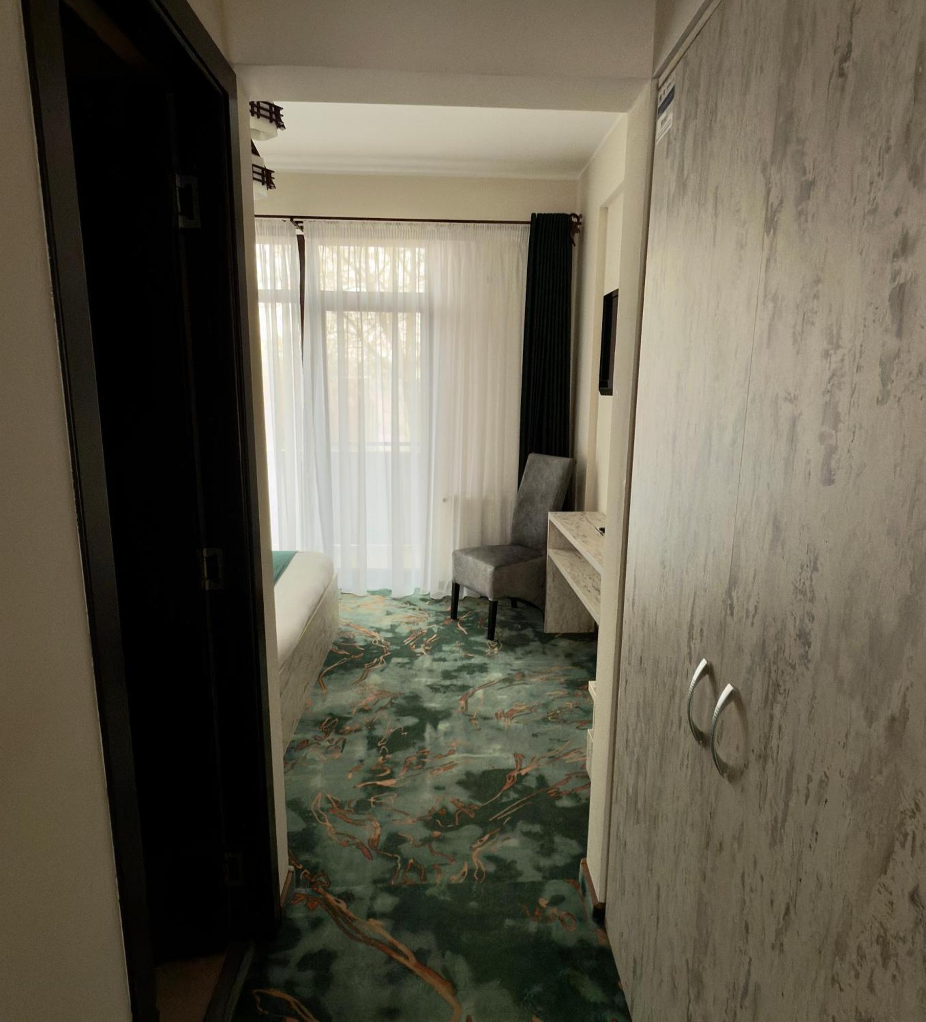 Garden Hotel 3*